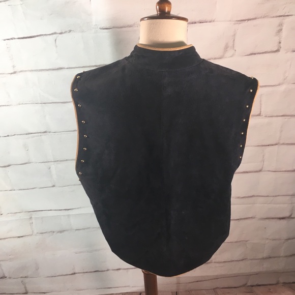 Scully Suede Leather Vest with Golden Buttons - Picture 7 of 8